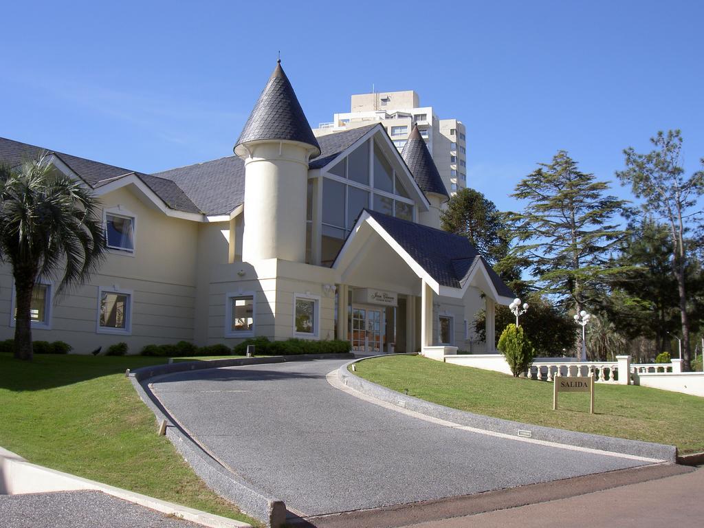 Parque Hotel Jean Clevers Punta del Este Exterior foto The clubhouse at the Royal Country Club