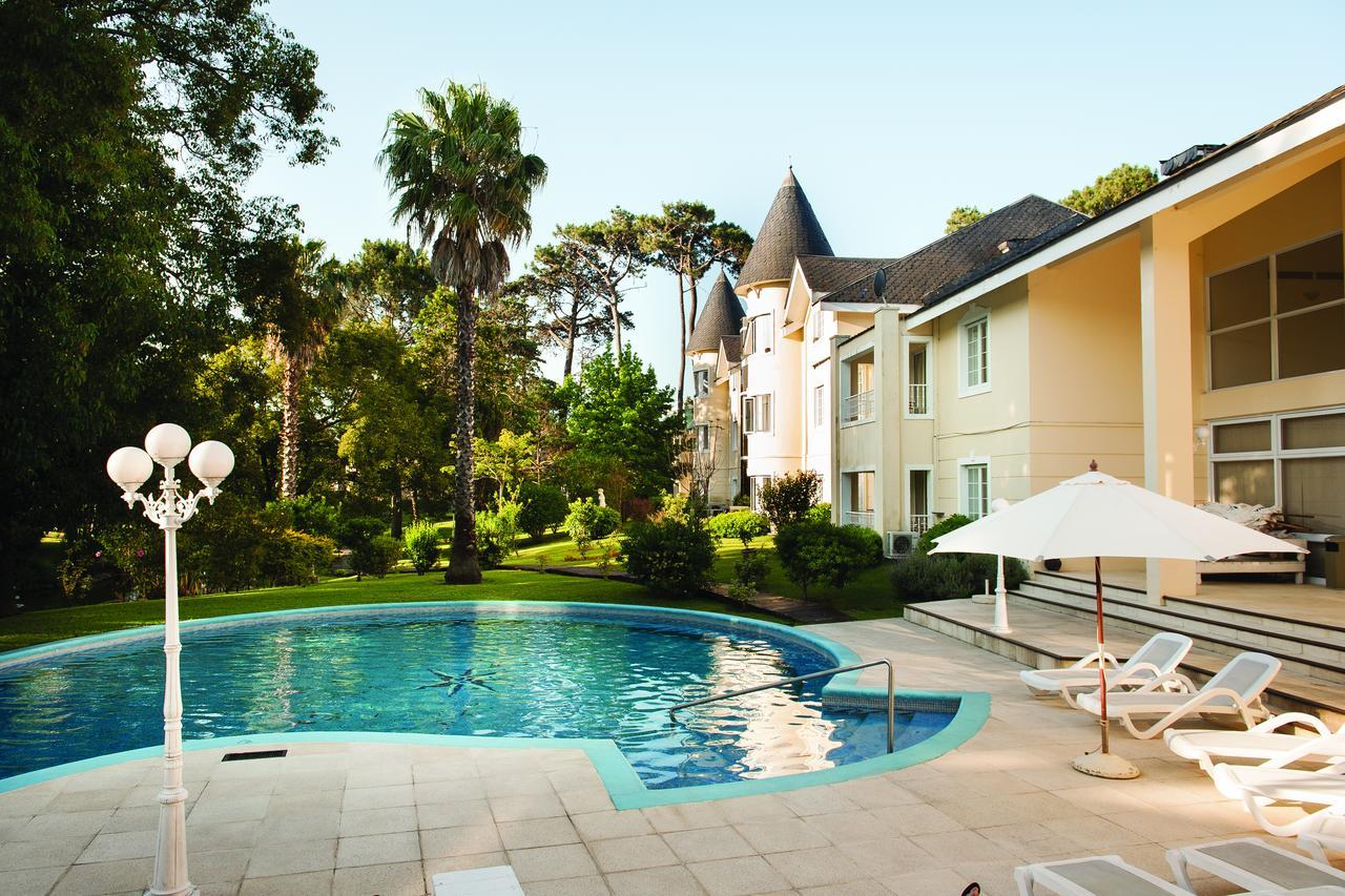 Parque Hotel Jean Clevers Punta del Este Exterior foto The swimming pool at the hotel